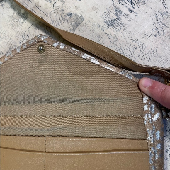 LODIS Metallic Leopard Print Leather Crossbody Wallet Bag - Picture 14 of 14